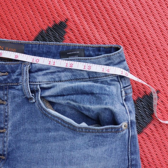 🌏 Risen - Distressed Button Fly Mom Jean - Size 11 - Picture 11 of 13